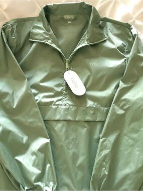 Bala Quarter-Zip Windbreaker Jacket Sage Green, Women’s S/M and NWT